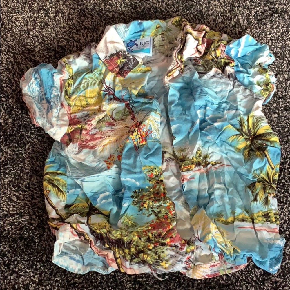 Button down casual Hawaiian shirt